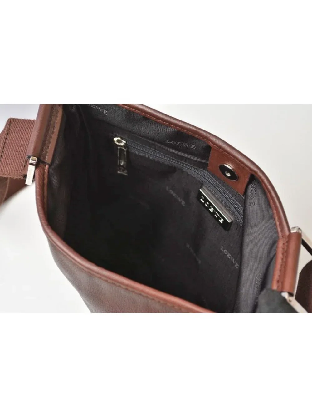 Loewe Shoulder Bag Vintage Anagram Calfskin Brown